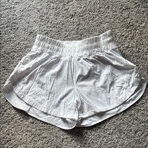 Lululemon Athletica White Athletic Shorts Lightweight Dolphin Style